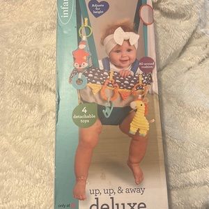 Infantino deluxe doorway jumper never used in box